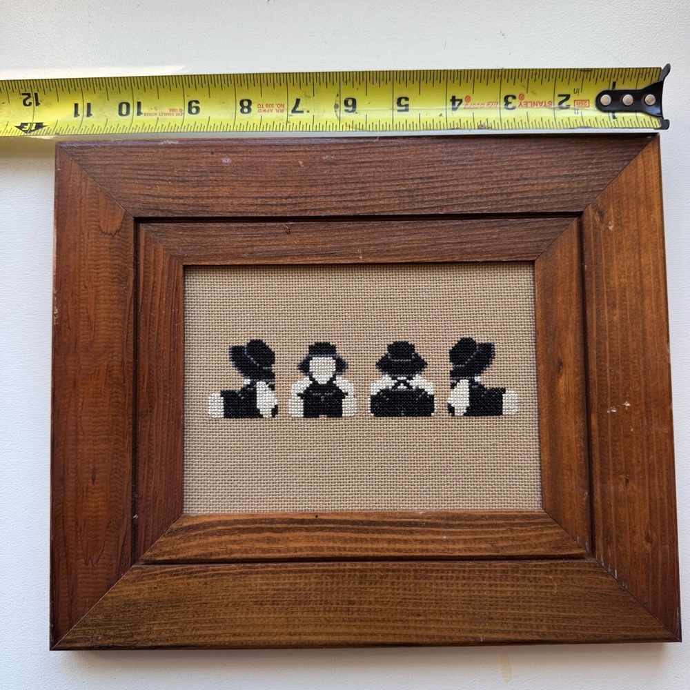 Vintage Framed, Handmade Cross-Stitch Piece - Amish children. - Picture 3 of 7